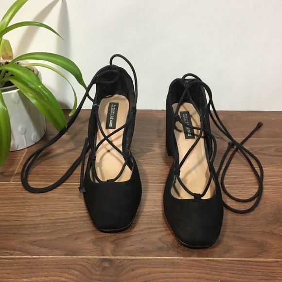 🌻 Design Lab Lord and Taylor Suede Tie Up Shoes🌻 - Picture 2 of 6